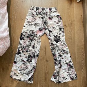 Abercrombie flowy, wide leg, flared floral pants